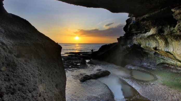pantai-kedungu-800x445-1