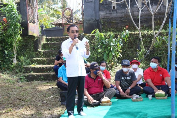 08-09-21_Wabup_Tabanan_Hadiri_Penyuluhan_Pertanian_dan_Praktek_Menanam_Padi_Dengan_Alat_Tanam_di_Seltim_2.jpg