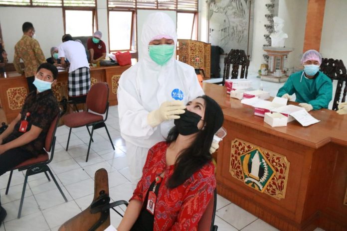28-09-21_Tingkatkan_Screening_Covid-19_di_Wilayah_Perkantoran_Pemkab_Tabanan_Lakukan_Rapid_Test_Antigen_Secara_Reguler_2.jpg