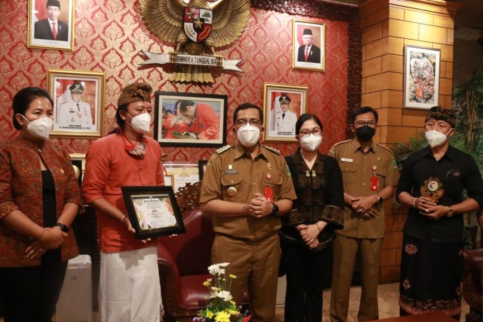 27-09-21_Bupati_Tabanan_Apresiasi_Juara_Nasional_Teknologi_2.jpg