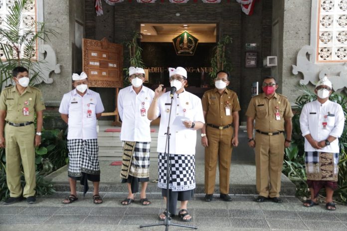 08-11-21_Bupati_Sanjaya_Salurkan_Bantuan_APD_di_Lingkungan_Pendidikan_2.jpg