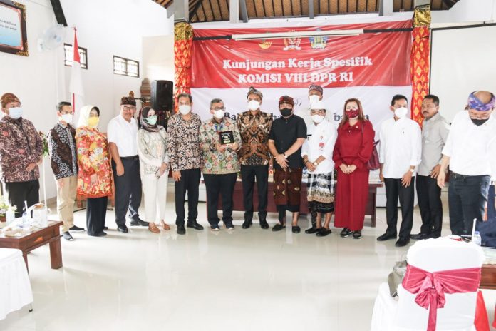 09-11-21_Wabup_Tabanan_Sambut_Baik_Kunjungan_Komisi_VIII_DPR_RI_di_Mahatmiya_2.jpg