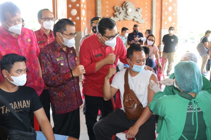 14-01-22_Pemkab_Tabanan_Masif_Gelar_Gebyar_Vaksinasi_Booster_2.jpg