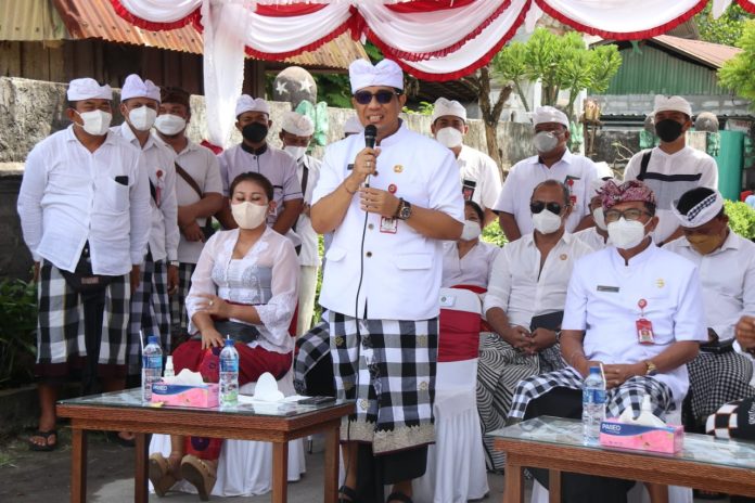 29-01-22_Bupati_Tabanan_Tandatangani_Prasasti_Pura_Catur_Muka_2.jpg