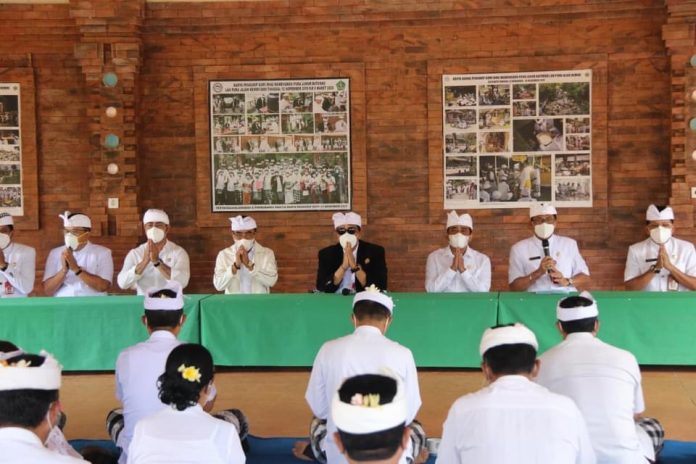 15-02-22_Bupati_Tabanan_beserta_Jajaran_Rutin_Sembahyang_Purnama_di_Pura_Luhur_Batukau_2.jpg
