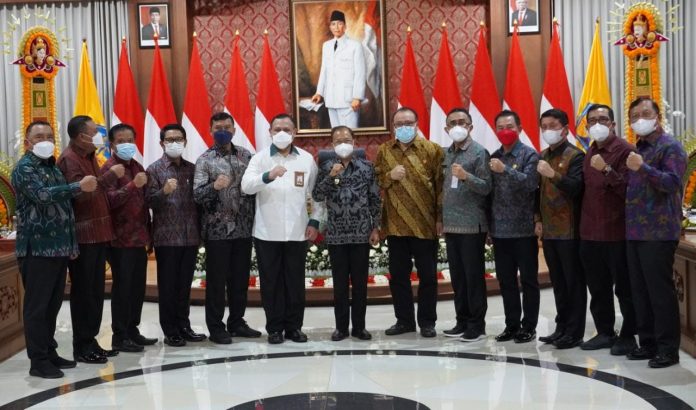 18-03-22_Bupati_Tabanan_Menghadiri_Rapat_Koordinasi_KPK_dengan_Pemerintah_Provinsi_dan_Daerah_Se-Bali_2.jpg