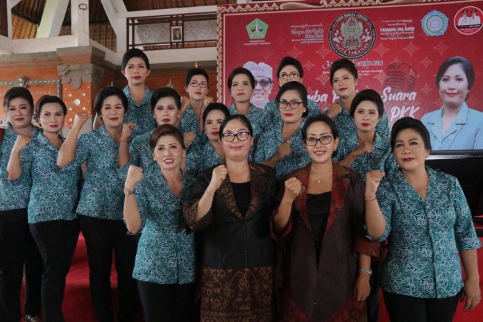 Ny. Rai Wahyuni Sanjaya Buka Lomba Paduan Suara PKK3
