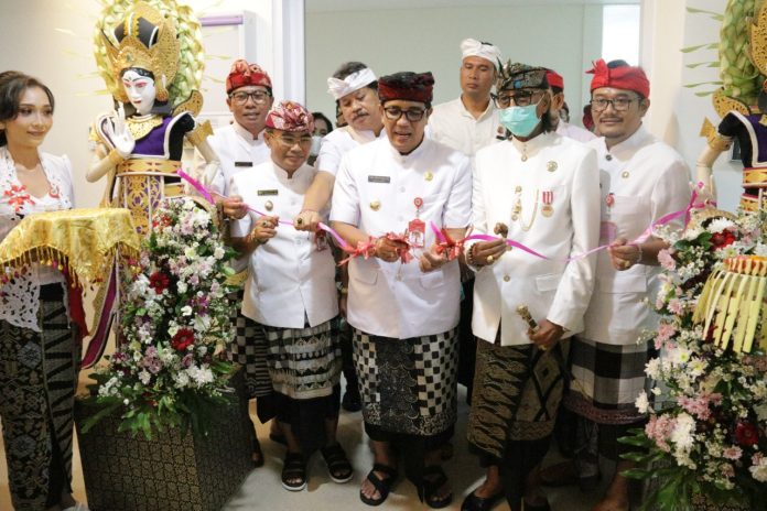 Resmikan Perubahan Nama RSUD Singasana2