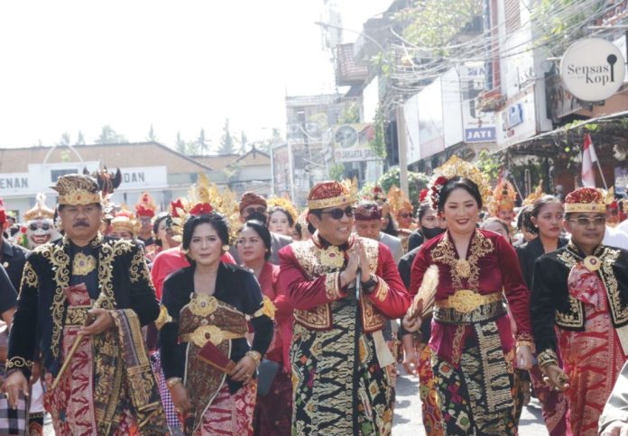 berparade