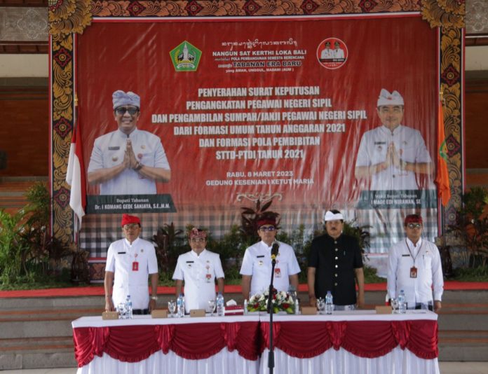 Lantik 118 CPNS Formasi 2021, Bupati Tabanan Harapkan ASN Memiliki Etos Kerja, Disiplin, Loyalitas dan Tanggung Jawab Yang Tinggi