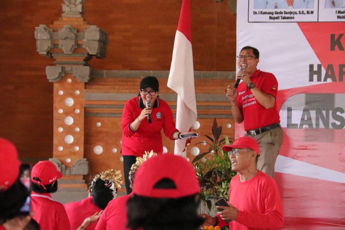 Hadiri Peringatan HLUN Ke-27, Ny. Rai Wahyuni Sanjaya Dukung Semangat Lansia Membangun Tabanan1