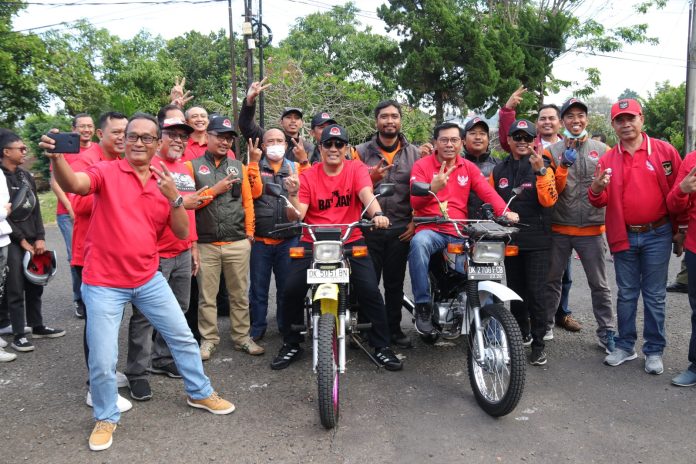 Semarakkan Bulan Bung Karno 2023, Bupati Tabanan Lepas Ratusan Peserta SUNMORGAB Semeton Otomotif Bali