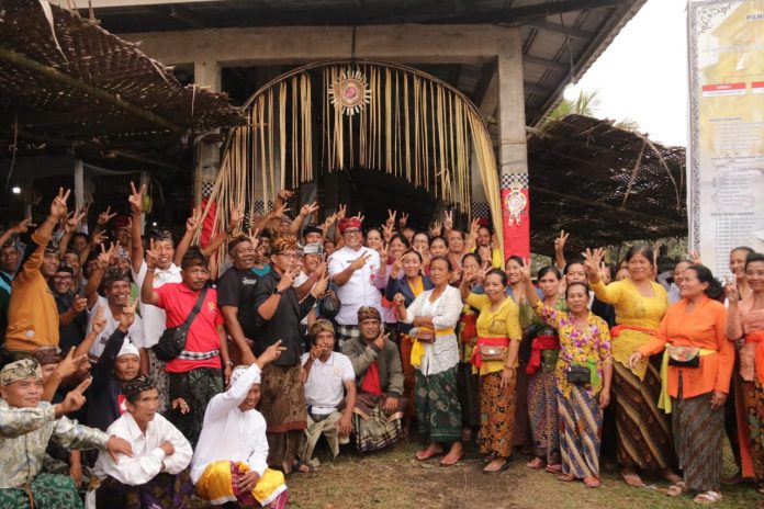 Bupati Tabanan Nyaksi Ngaben Massal Sawa Prakerti Desa Adat Pajahan, Bangga Akan Kekompakan Masyarakat1