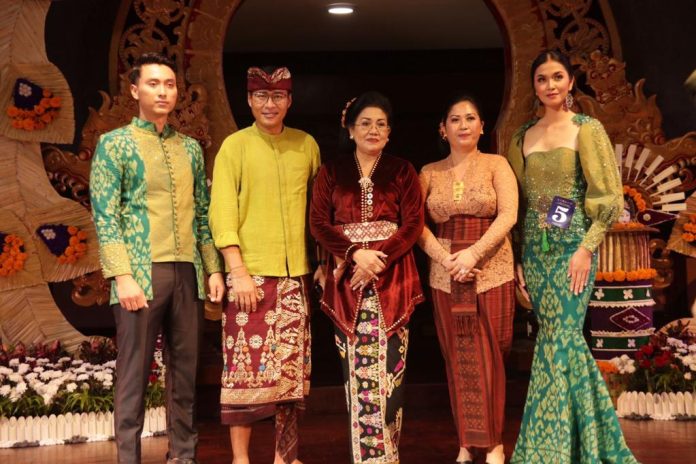 Tabanan Raih Juara Pertama, Ketua TP PKK Ny. Rai Wahyuni Sanjaya Harap Kreativitas Dengan Tenun Kerajinan Bali Bisa Terus Lestari