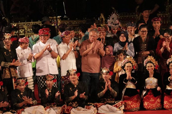 Tampil Spektakuler dan Sukses Pukau Ribuan Penonton, Bupati Tabanan Saksikan Langsung Pementasan Gong Kebyar Duta Tabanan di PKB XLV 20236