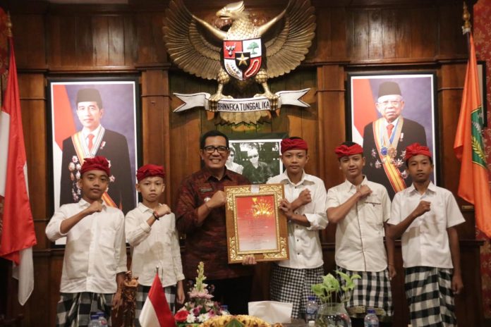 juara 1
