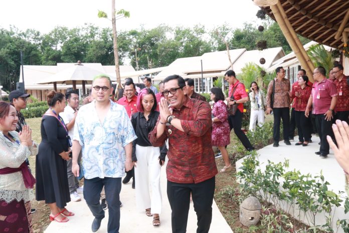 Dukung Pendidikan Berbasis Ramah Lingkungan, Bupati Sanjaya Hadiri Resepsi Pembukaan Sekolah Pro Ed Global School Tabanan1