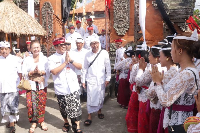 Bupati Tabanan Dukung Kekompakan Warga Desa Abiantuwung Dalam Melaksanakan Karya Dewa Yadnya (1)
