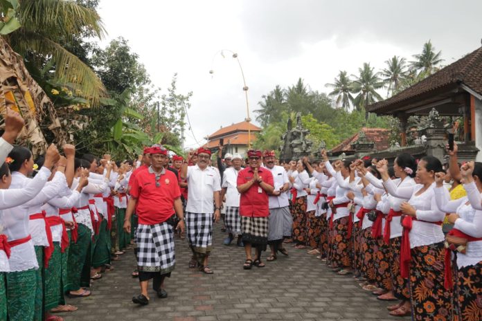 Roadshow, Bupati Tabanan Nyaksi Pitra Yadnya Ngaben Masal Di Desa Selanbawak dan Kedungu (5)