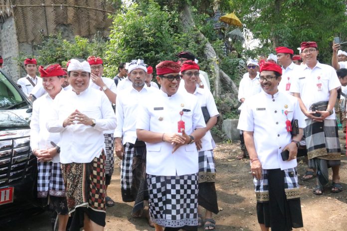 Bupati Sanjaya Apresiasi Yadnya Krama Antosari Selbar2