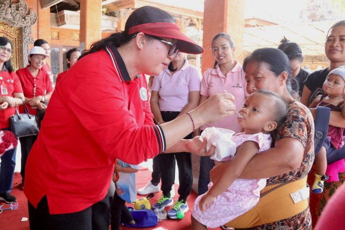 Inovasi Penanganan Stunting, Ny. Rai Wahyuni Sanjaya Beri Penilaian Final Lomba Posyandu Tingkat Kabupaten Di Kerambitan