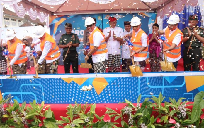 Hadiri Groundbreaking IT BRI Tabanan, Bupati Sanjaya Berharap Kecanggihan Teknologi Bisa Dipadukan dengan Kearifan Lokal di Tabanan (6)