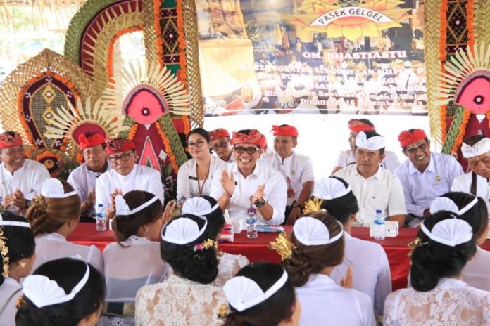 Hadiri Rangkaian Persembahyangan dan Pembangunan Secara Sekala, Bupati Sanjaya Apresiasi Karya Krama di Tiga Desa2