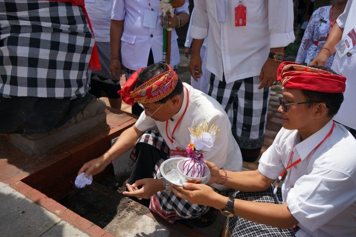 Pemerintah Kabupaten Tabanan Gelar Upacara Pemelaspasan Alit di Padmasana Kantor Bupati1