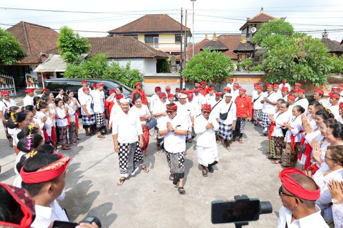 Bupati Tabanan Puji Kekompakan Krama Dajan Peken Dalam Membangun Yadnya (2)