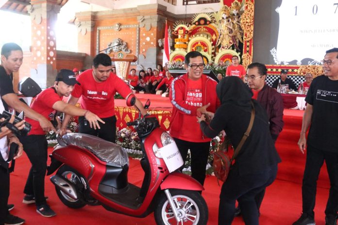 Berkumpul Penuh Suka Cita, Bupati Tabanan Hadiri RAT KPN Abdi Praja Singasana Jaya (3)