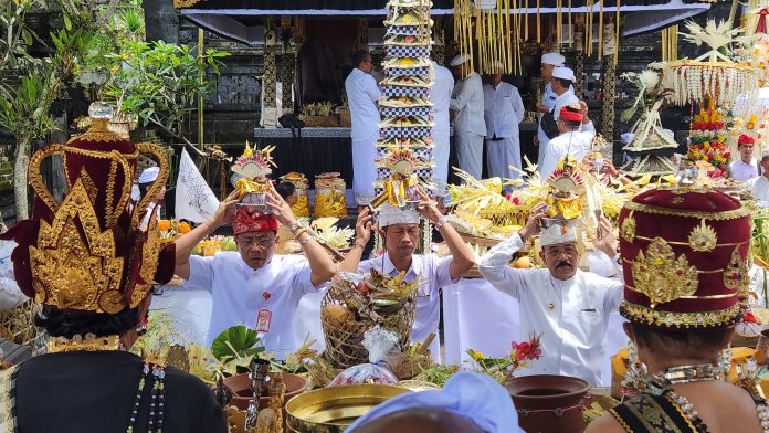 Pemkab Tabanan Ngayah Karya Tawur Balik Sumpah dan Mendem Pedagingan di Pura Basukian Puseh Jagat Besakih (2)