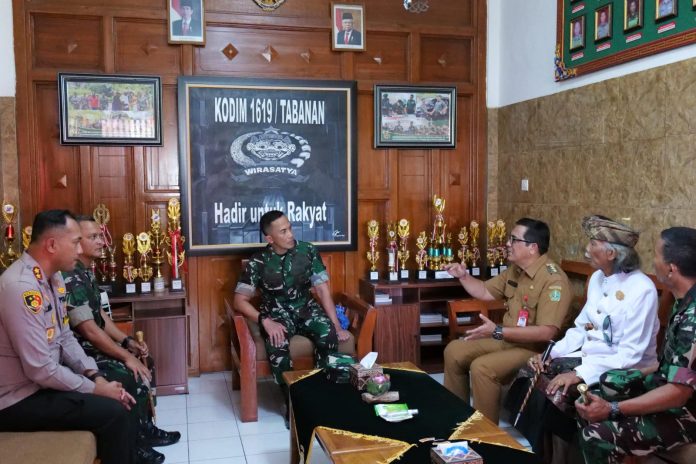 Jalin Silaturahmi, Bupati Tabanan Sambut Kedatangan Pangdam IX Udayana (3)