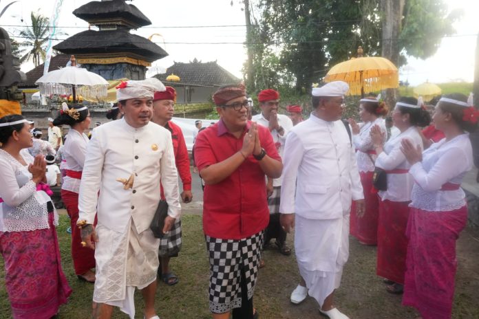 Bupati Sanjaya Hadiri Upacara Pedudusan Alit Ngeratep Tapakan Ratu Gede Pura Gede Hyang Teja, Kukuh (1)
