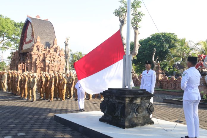 Pemkab Tabanan Gelar Upacara Bendera Peringati Hari Kebangkitan Nasional (1)