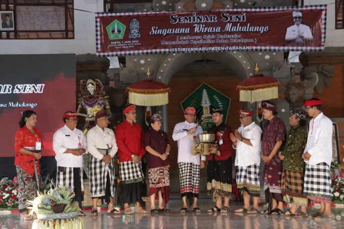 Seminar Singasana Wirasa Mahalango Komitmen Pemerintah Kabupaten Tabanan Pelestarian Seni dan Budaya Lokal (6)