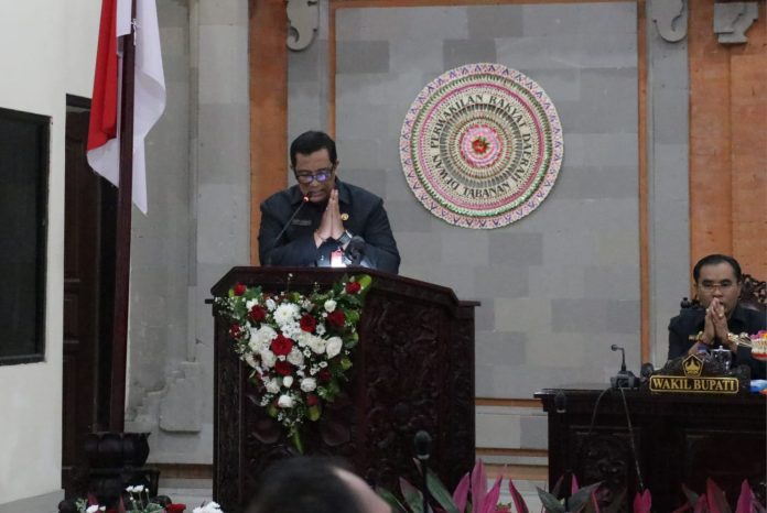 Bupati Tabanan Hadiri Rapat Paripurna DPRD Kabupaten Tabanan Ke-6, Terkait Persetujuan 3 (tiga) Ranperda (5)