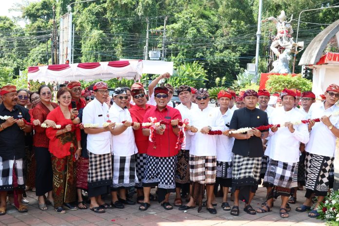 Bupati Tabanan Resmikan Gapura Kantor DPRD Tabanan (3)