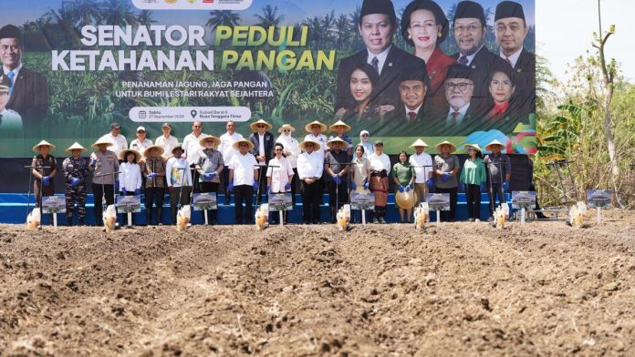 076369000_1758969076-WhatsApp_Image_2025-09-27_at_16.44.27.jpeg Wujudkan Swasembada Pangan, Kementan dan DPD Tanam Jagung di 4 Provinsi