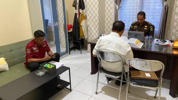 086801600_1759535496-1001092335.jpg Tanah Pemda Dijual Seenaknya, Mantan Wali Kota Kupang Jadi Tersangka