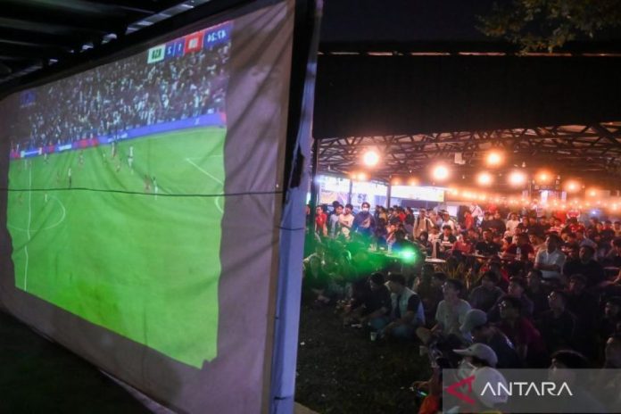 nonton-bareng-timnas-indonesia-melawan-arab-saudi-2641829.jpg