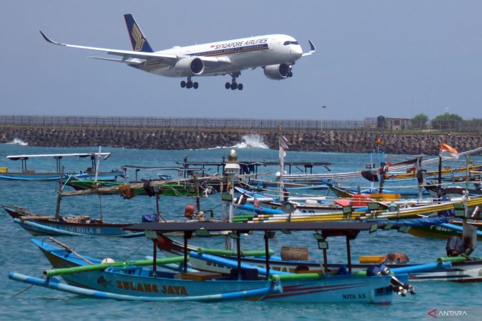 antarafoto-jumlah-penerbangan-keberangkatan-dari-bali-1762554798.jpg