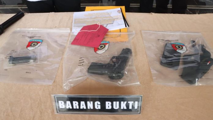 028611800_1769433984-1000782957.jpg Kronologi Anggota Komcad TNI AD Ditangkap Jual Senpi Ilegal di Denpasar Barat