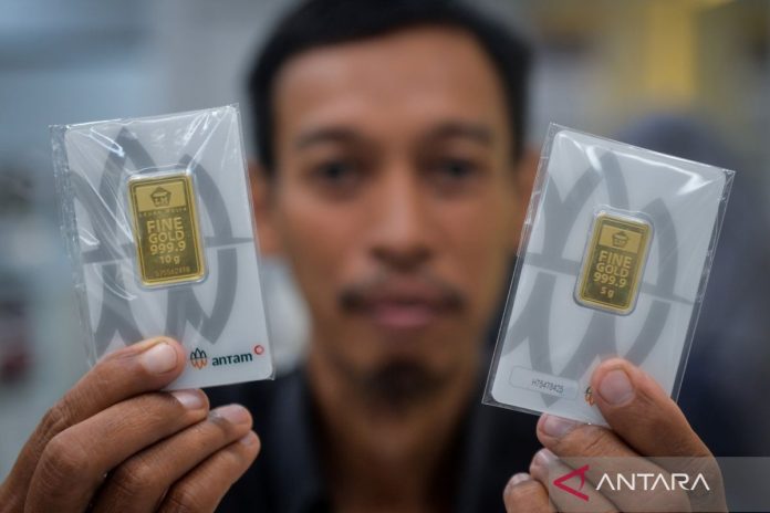 harga-emas-antam-naik-2717606.jpg