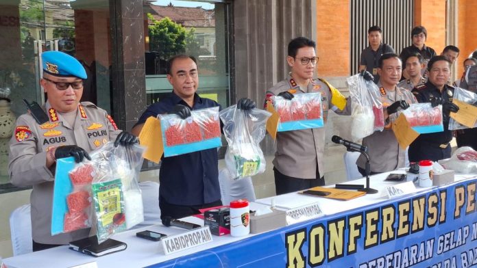 032877000_1770477432-narkoba_1.jpeg DJ Asal Turki Masuk Bali Bawa Kokain 1 Kg Lebih, Diduga Jaringan Internasional