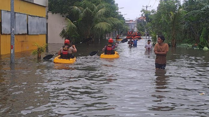065692300_1771987763-Banjir_rendam_kawasan_Campuhan_Bali.jpg Banjir Rendam Kawasan Campuhan Bali, Sejumlah Warga Terjebak