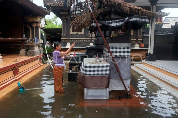 banjir-belum-surut-di-desa-kelan-bali-1mpd2-dom.jpg