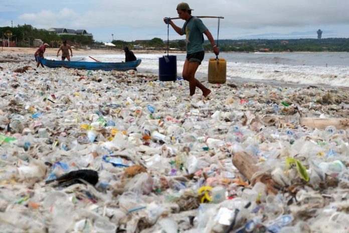sampah-kiriman-di-pantai-kedonganan-bali-1mpcy-dom.jpg