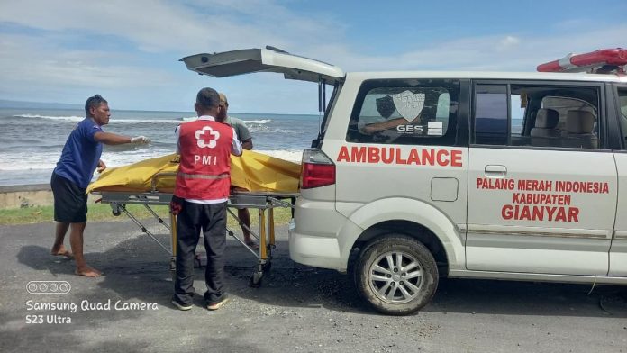 004720200_1772161679-Petugas_mengevakuasi_potongan_tubuh_dari_Pantai_Ketewel_Gianyar.jpg Identitas Korban Dugaan Mutilasi di Gianyar Bali Masih Misteri