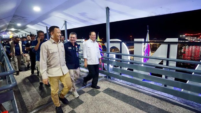 054326300_1773625998-1000754328.jpg Antrean Kendaraan Menuju Pelabuhan Gilimanuk Padat, Wamenhub Suntana Turun Tangan