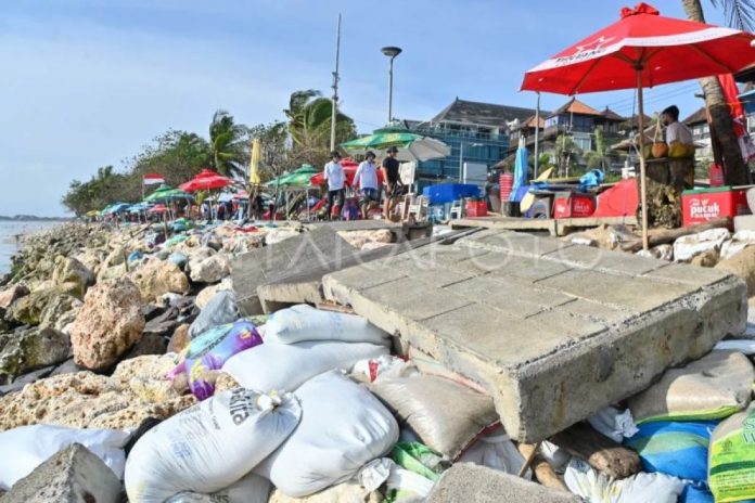 abrasi-pantai-kuta-bali-1muin-dom.jpg